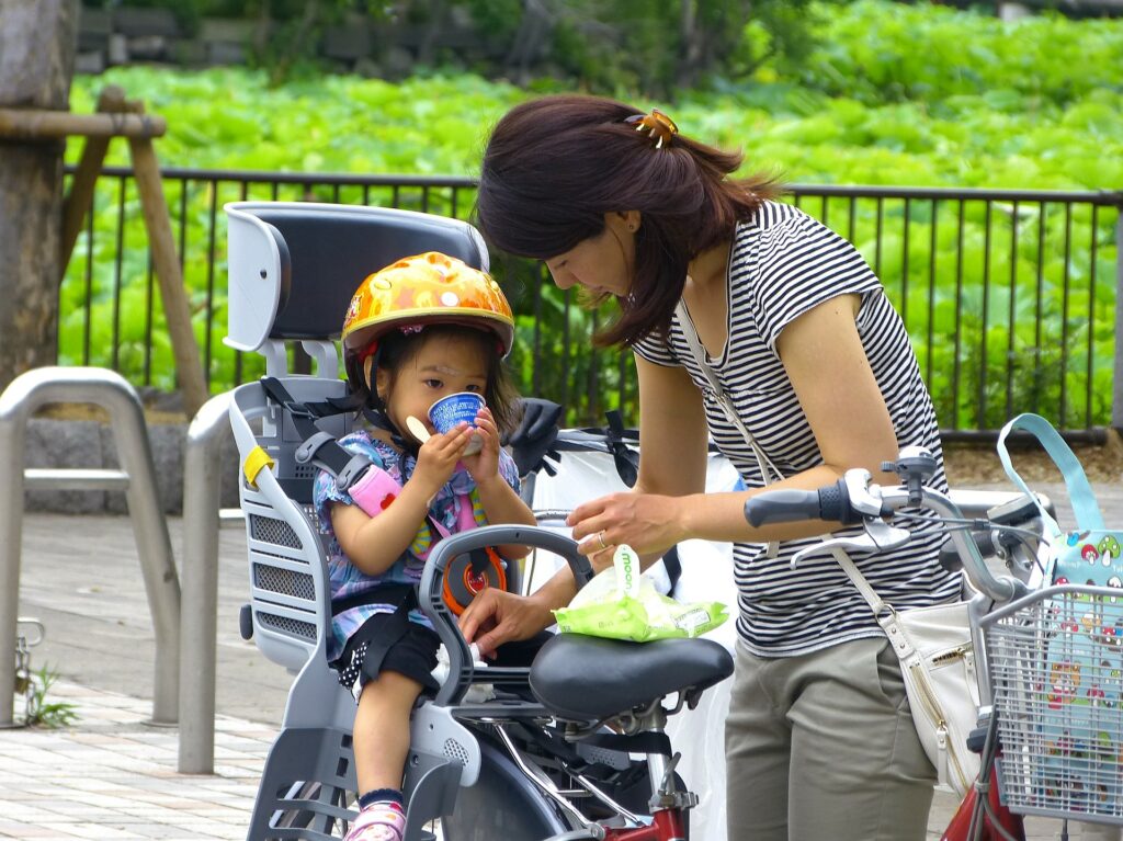 Bike trailer vs child seat (3 reasons bike trailers are better)